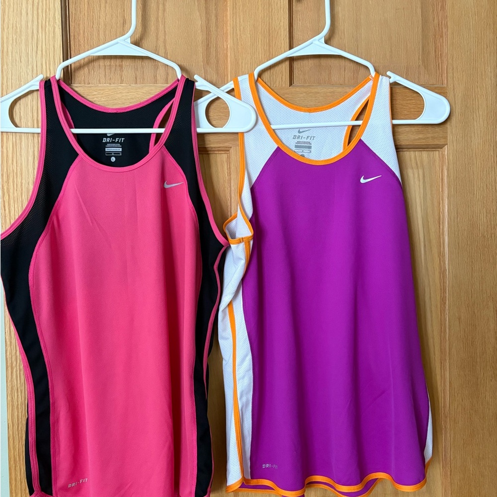 Set of 2 women’s Nike light weight DriFit racerback tanks (size L)